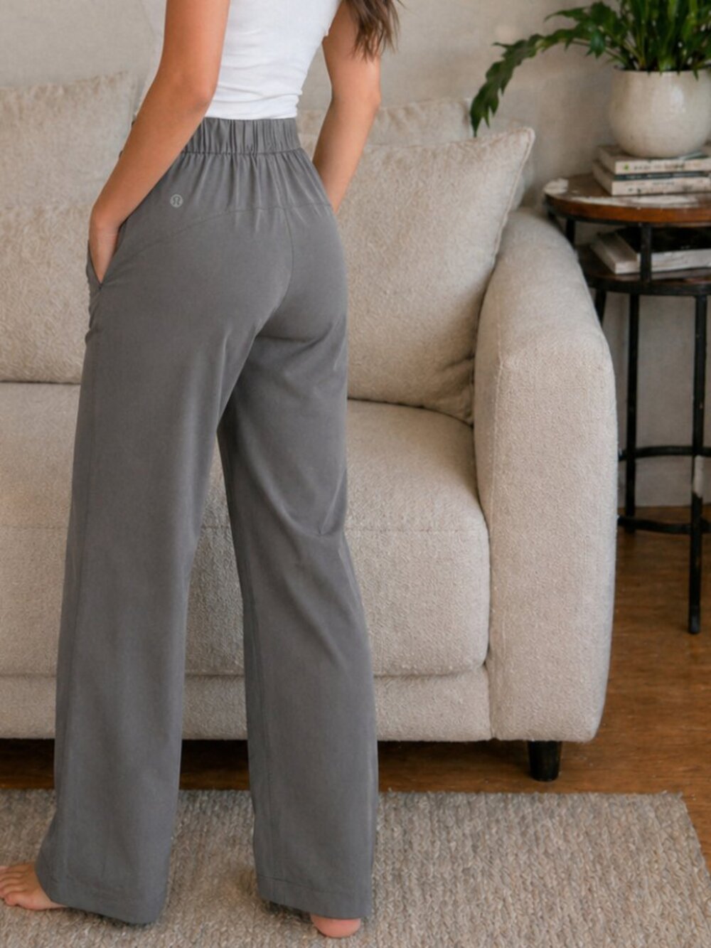lululemon dynamic days travel woven pant gray / sage color, size 28